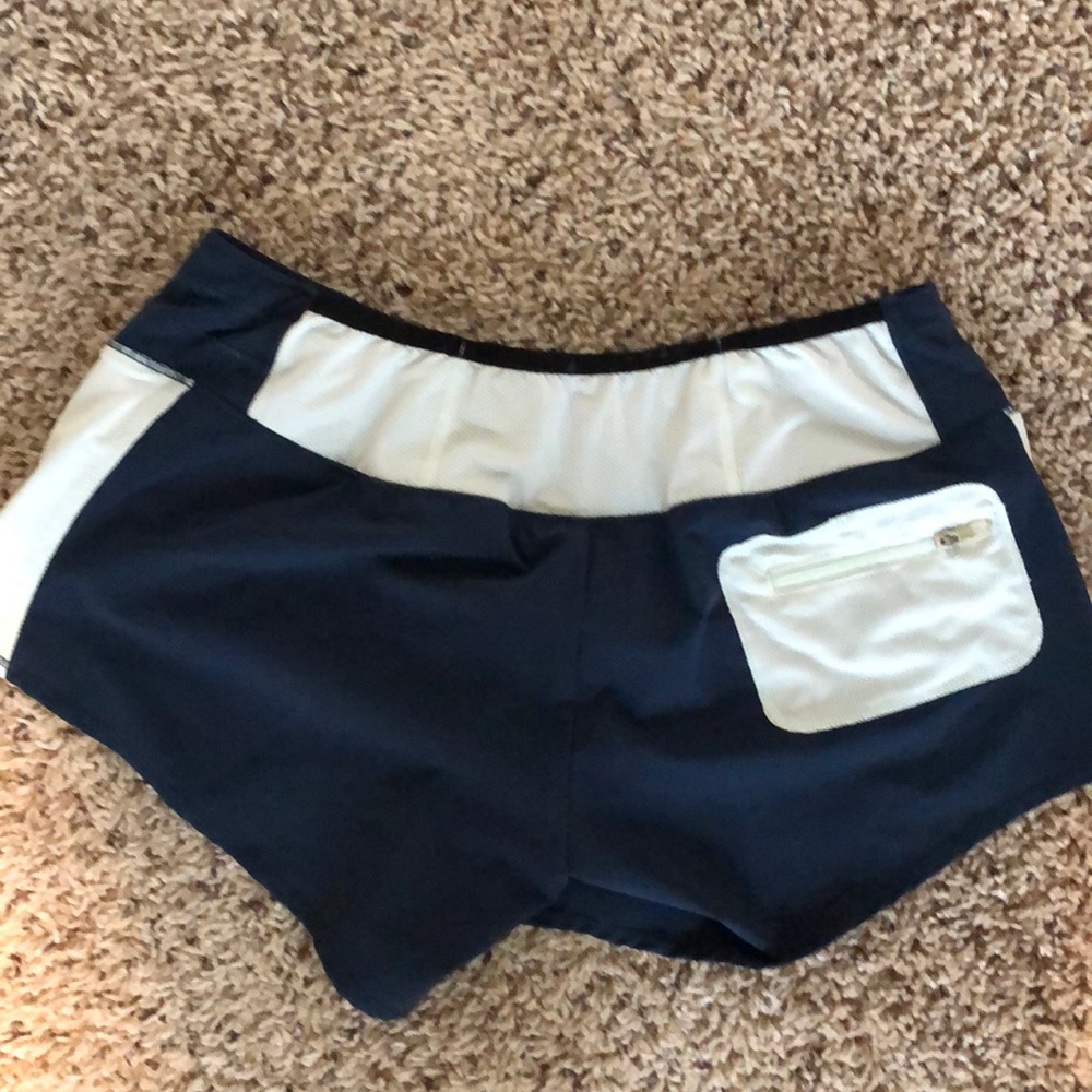 Oiselle toolbelt shorts